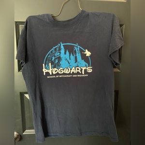 Men’s medium Harry Potter Hogwarts shirt, worn but still good